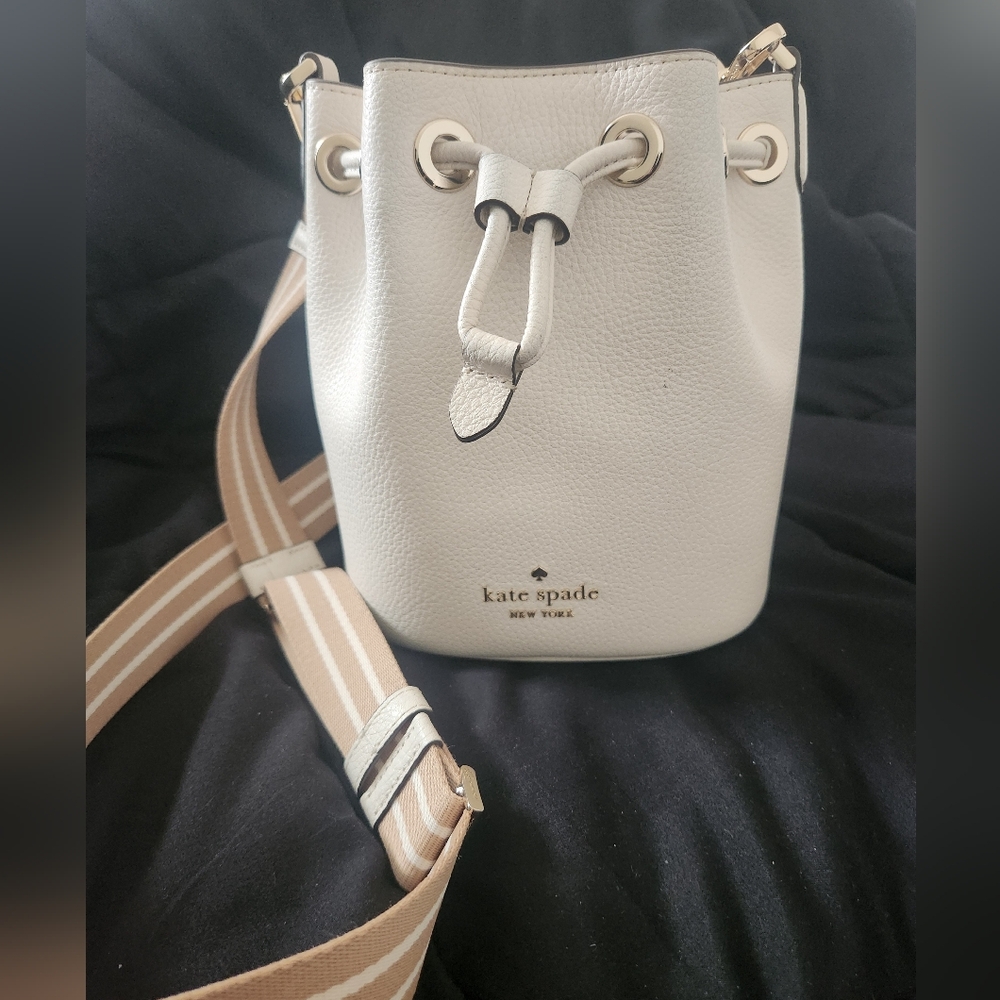 Kate Spade Ivory White Mini Bucket Bag With Coin Purse